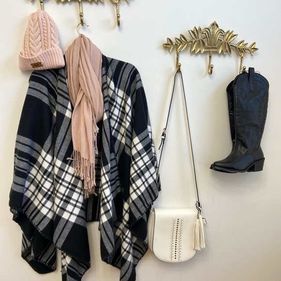 Cabin plaid shawl poncho one size - Picture 4 of 5